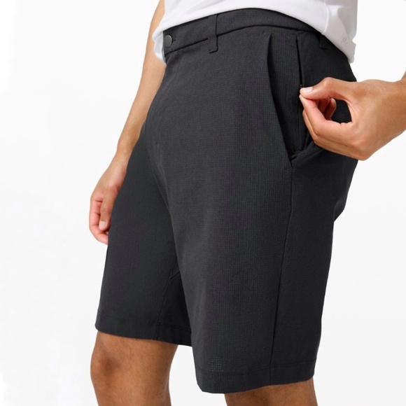 Lululemon Commission Short Classic 9" *Ventlight Mesh Obsidian - Picture 3 of 11